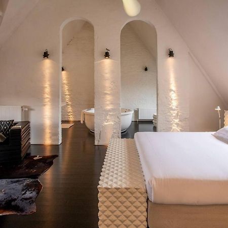 B&B Suites Feek Antwerpen Bagian luar foto