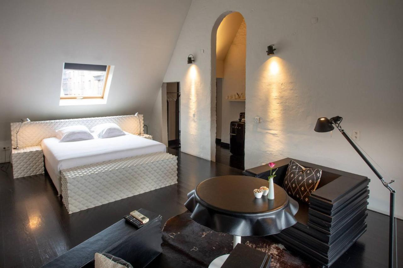 B&B Suites Feek Antwerpen Bagian luar foto