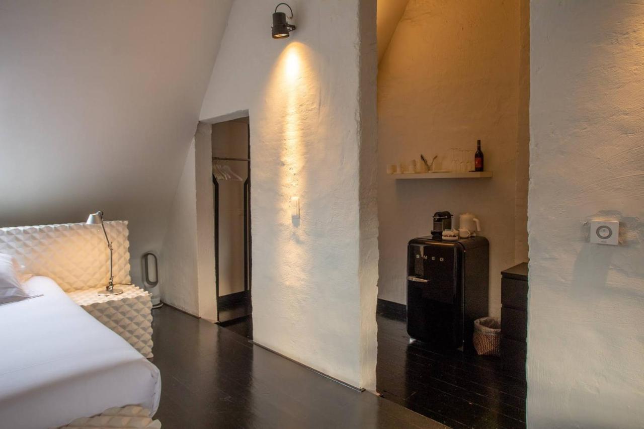 B&B Suites Feek Antwerpen Bagian luar foto
