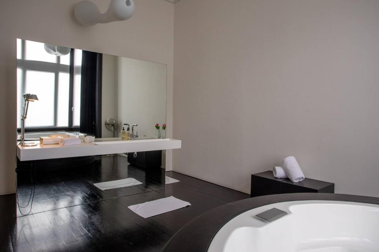 B&B Suites Feek Antwerpen Bagian luar foto