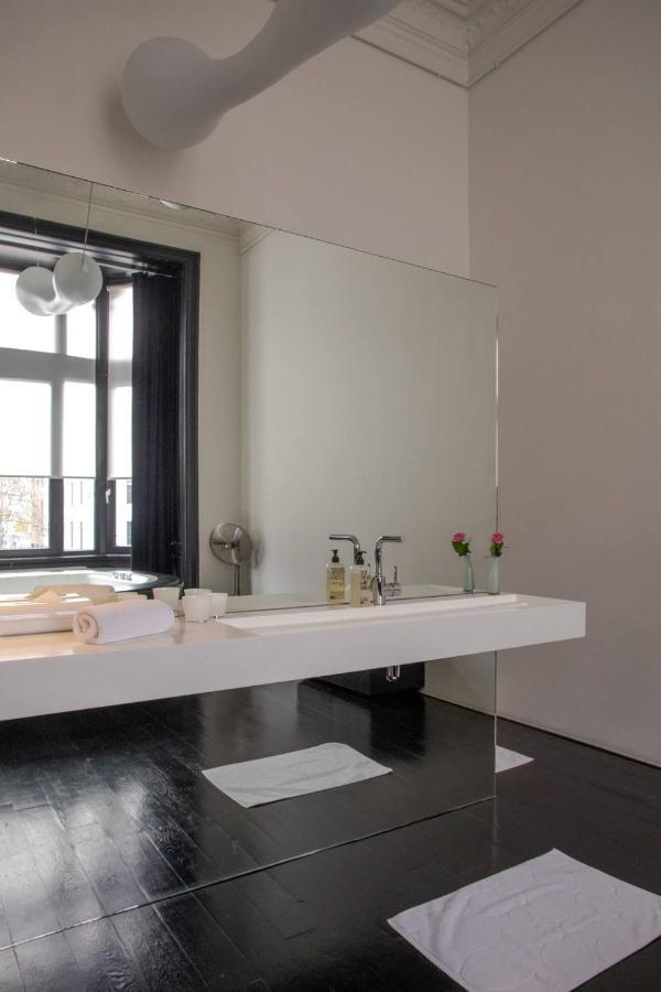 B&B Suites Feek Antwerpen Bagian luar foto
