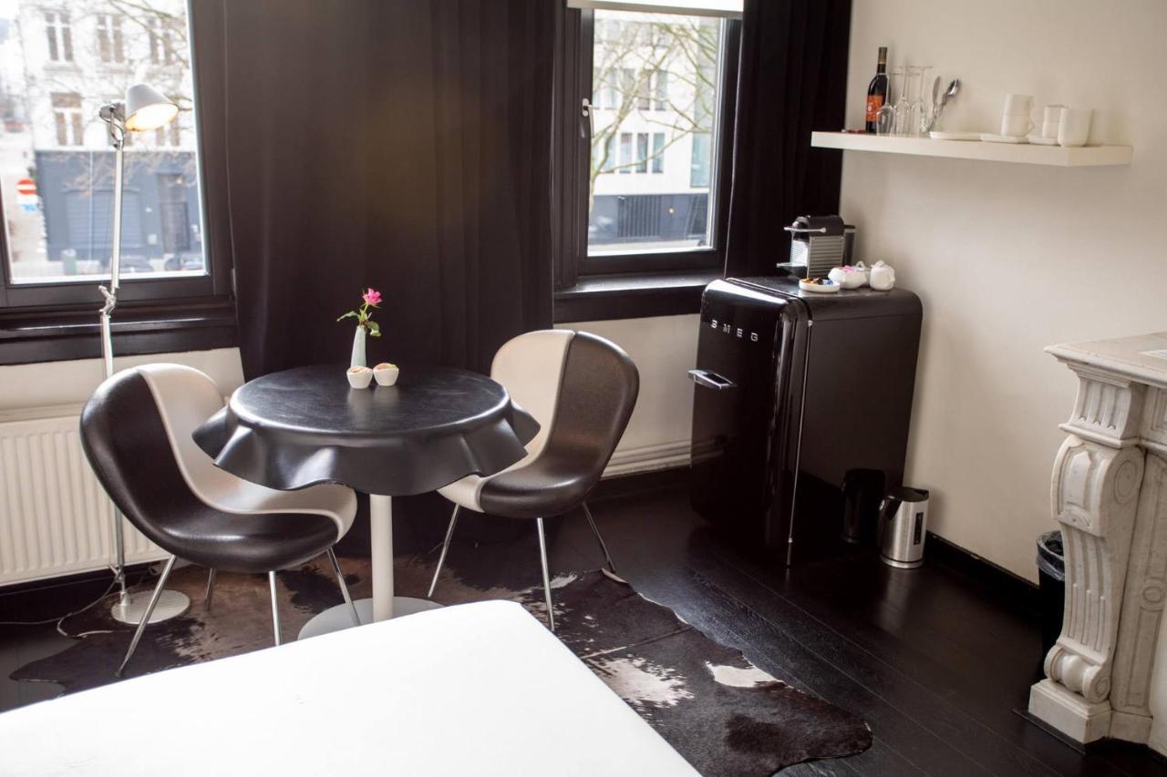 B&B Suites Feek Antwerpen Bagian luar foto