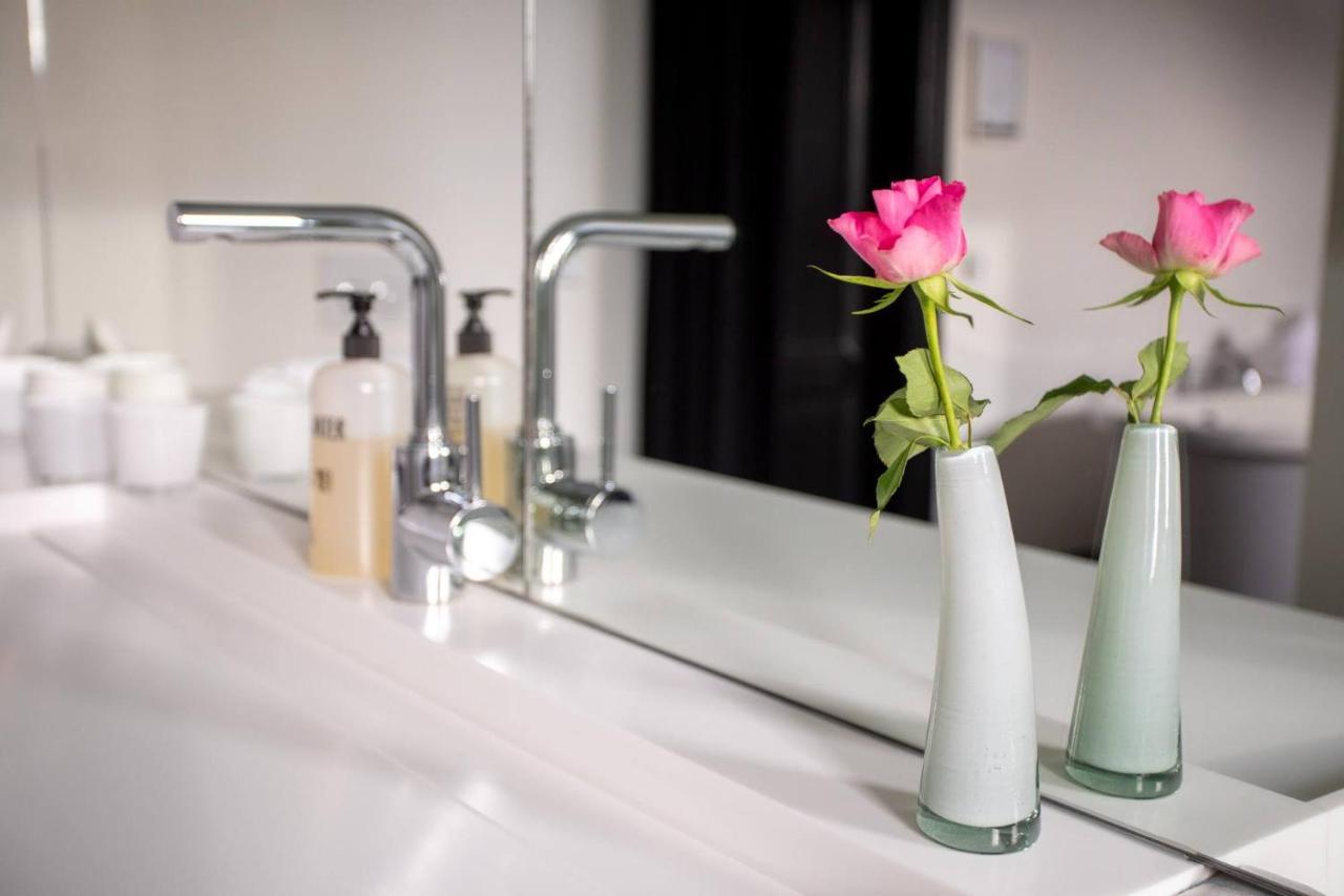 B&B Suites Feek Antwerpen Bagian luar foto