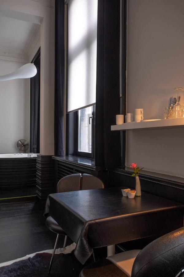 B&B Suites Feek Antwerpen Bagian luar foto