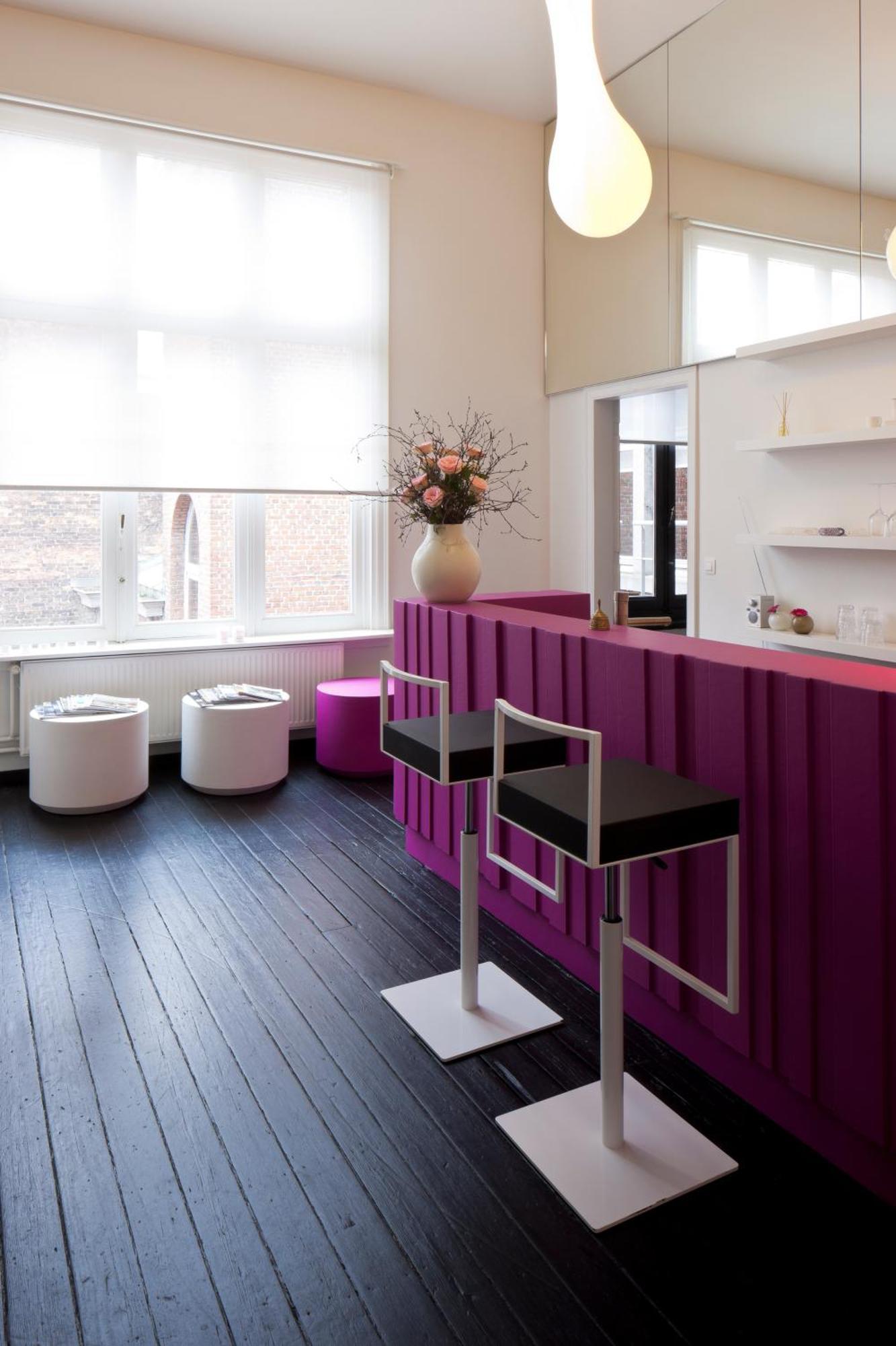 B&B Suites Feek Antwerpen Bagian luar foto